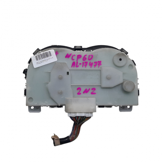 Табло приборов Toyota Ist '02-'05 (2NZ-FE, 1NZ-FE) AT контрактное 8380052590, 8380052591