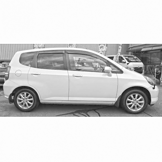 Стекло боковое в кузов Honda Fit '01-'07/ Jazz '02-'08 заднее правое контрактное