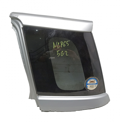 Стекло боковое в кузов Toyota Ist '02-'07/ Scion xA '03-'07 заднее левое контрактный