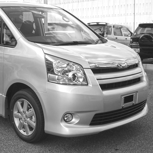 Капот Toyota Noah '07-'14 контрактный
