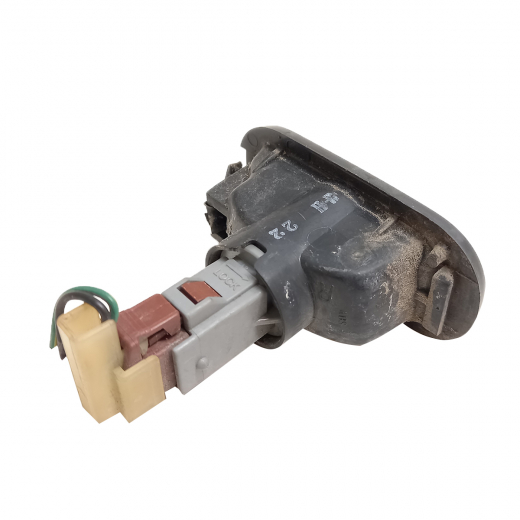 Повторитель поворота в крыло Honda Civic/ Ferio '91-'95/ Ascot/ Rafaga '93-'97/ Domani '92-'96/ Odyssey '99-'03 (40-43) желтый контрактный