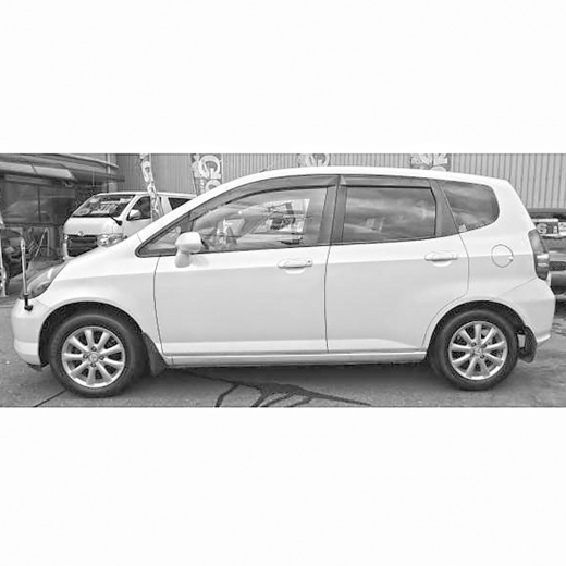Стекло боковое в кузов Honda Fit '01-'07/ Jazz '02-'08 переднее левое контрактный