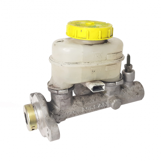 Главный тормозной цилиндр Nissan March '99-'02 без штока контрактный