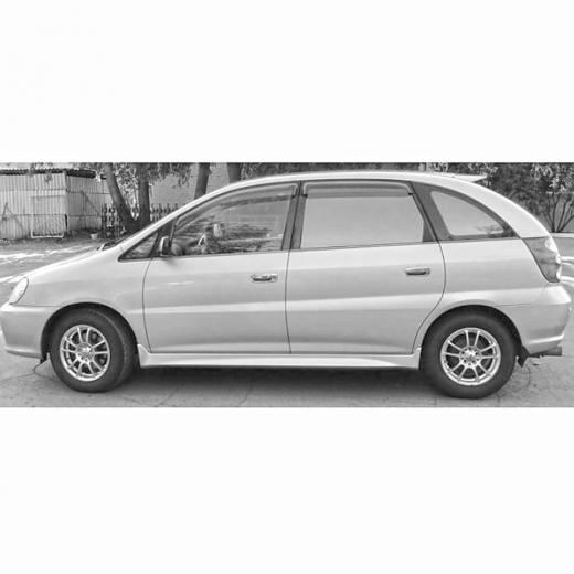 Стекло боковое в кузов Toyota Nadia '98-'03 заднее левое контрактный