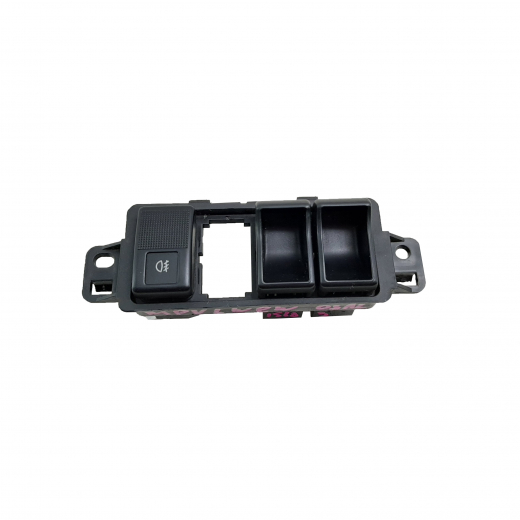 Кнопка противотуманки Nissan Vanette '99-'10, Vanette '99-'25, Vanette '99-'03, Mazda Bongo Brawny Van '99-'10, Capella '97-'02, Demio '99-'02, Familia '98-'04, MPV '99-'06, Premacy '99-'05, 323/ Astina/ Protege '98-'04, 626 '97-'02, Bongo '99-'10, Bongo '99-'25, Bongo '99-'03, Ford Laser Lidea '98-'01, Festiva Miniwagon '99-'02, Ixion '99-'03 Контрактный B25E664B0