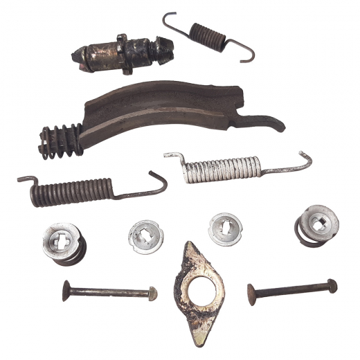Регулятор/ механизм разводки колодок Mitsubishi Debonair '89-'92/ Challenger '96-'01/ Outlander '03-'06/ Lancer '01-'10/ Pajero '94-'12/ RVR '91-'97/ RVR '97-'02/ Airtrek '01-'05/ Chariot '91-'97/ Chariot Grandis '97-'03/ Diamante '94-'05/ Galant '96-'05/ Lancer Cedia '00-'03/ Legnum '96-'02/ Pajero/ Montero Sport '98-'09/ Pajero IO '98-'07/ Delica Space Gear '94-'07/ GTO '90-'00 левый контрактный