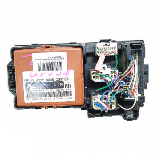 Блок реле (салон) Daihatsu Boon/ Toyota Passo '04-'10/ bB '05-'16 контрактный