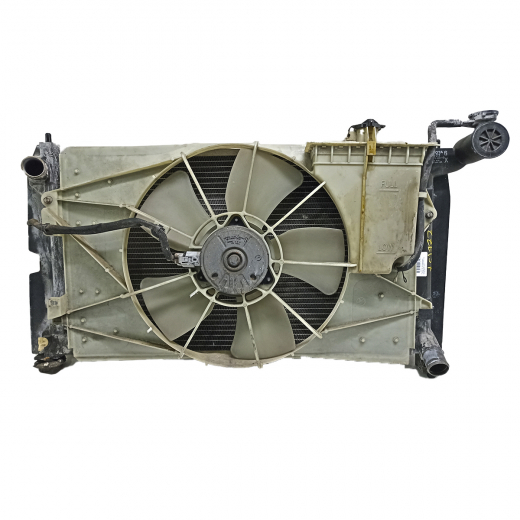 Радиатор охлаждения Toyota Voltz '02-'04/ Matrix '02-'08 (2ZZ-GE, 1ZZ-FE) MT контрактный
