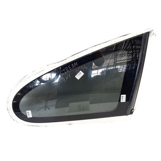 Стекло боковое в кузов Honda Stream '00-'06 заднее правое контрактный