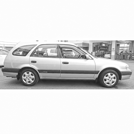 Стекло боковое в кузов Toyota Carib '95-'02 заднее правое контрактный