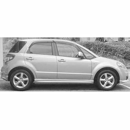 Стекло боковое в кузов Suzuki SX4 '06-'14 переднее правое контрактный