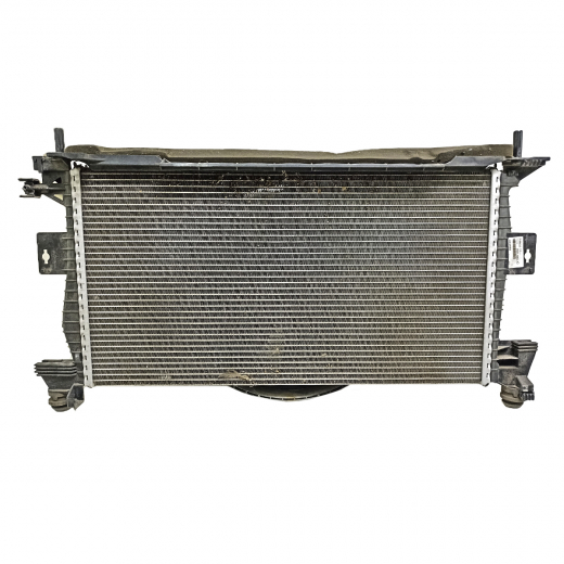 Радиатор охлаждения Ford Focus III '11-'19 (PNDA, MGDA, XQDA) AT контрактный в сборе