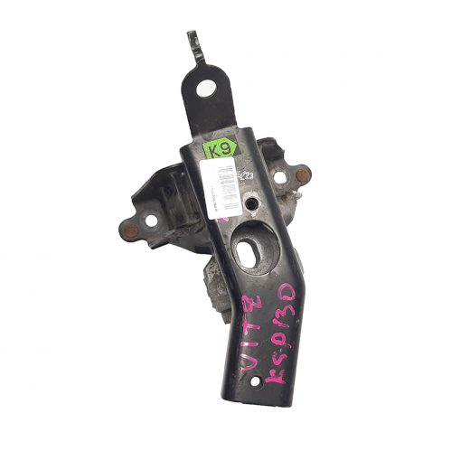 Подушка двигателя Toyota Vitz '10-'19 (1KR-FE) 2WD CVT левая контрактная