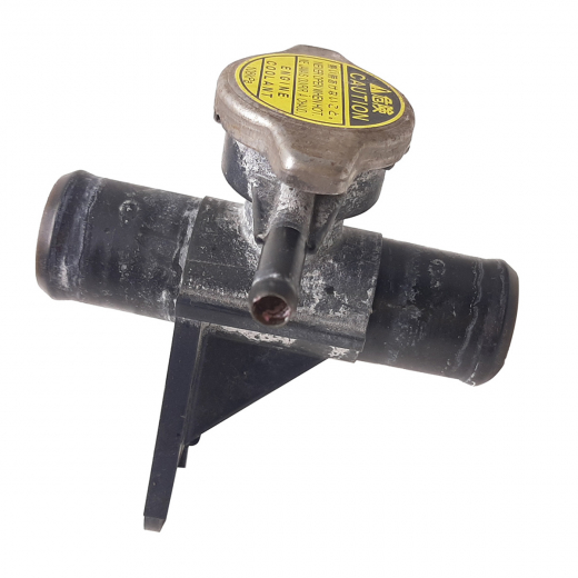 Горловина радиатора 1KR-FE, 2SZ-FE Toyota Vitz '05-'10/ Vitz '10-'21/ Belta '05-'12/ Ractis '05-'10/ Yaris '05-'10/ Yaris '10-'21 контрактная