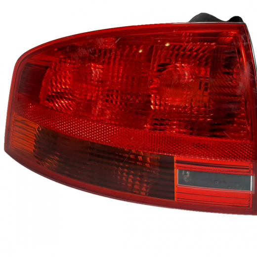 Стоп сигнал Audi A4 '04-'08 левый (8E5945095) контрактный