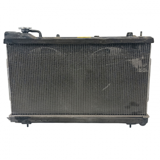 Радиатор охлаждения Subaru Forester '01-'07 (EJ202, EJ201, EJ251, EJ203, EJ204, EJ253) MT бачки сверху, с заливной горловиной контрактный в сборе