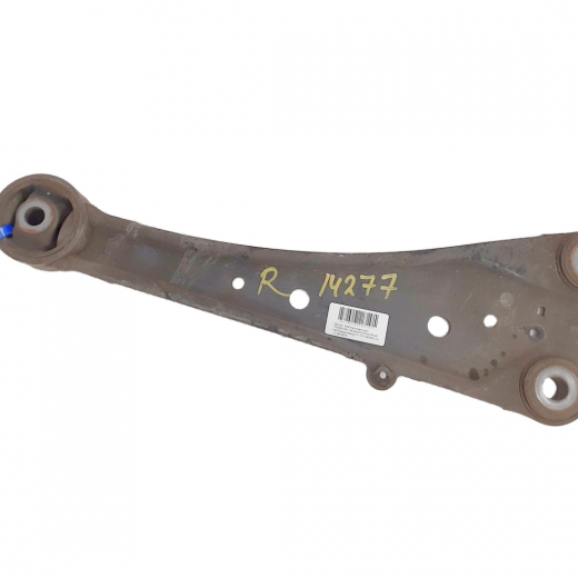 Рычаг задний Toyota Rav4 '05-'16/ Vanguard '07-'13/ Rav4 '12-'19 правый нижний продольный контрактный