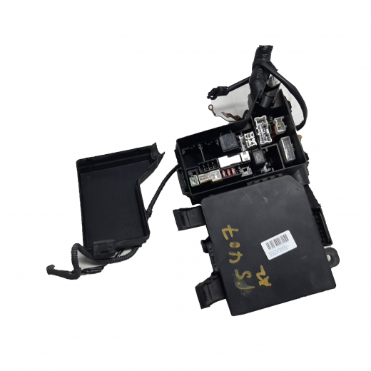 Блок реле (под капот) Nissan Qashqai '06-'13/ Dualis '07-'14 контрактный