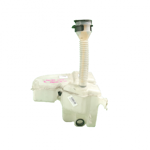 Бачок омывателя Toyota Crown '03-'12/ Mark X '04-'09/ Mark X '09-'20/ Crown Majesta '09-'13/ Lexus GS '05-'11 контрактный