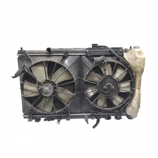 Радиатор охлаждения Honda CR-V '01-'06 (K20A, K24A1, K20A4) AT квадратный разъем контрактный в сборе