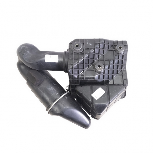 Корпус воздушного фильтра Mitsubishi Challenger '96-'01/ Pajero Montero Sport '98-'09 (6G72) Контрактный