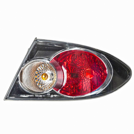 Стоп сигнал Mazda Atenza '02-'05 правый кант черный (220-61971) контрактный