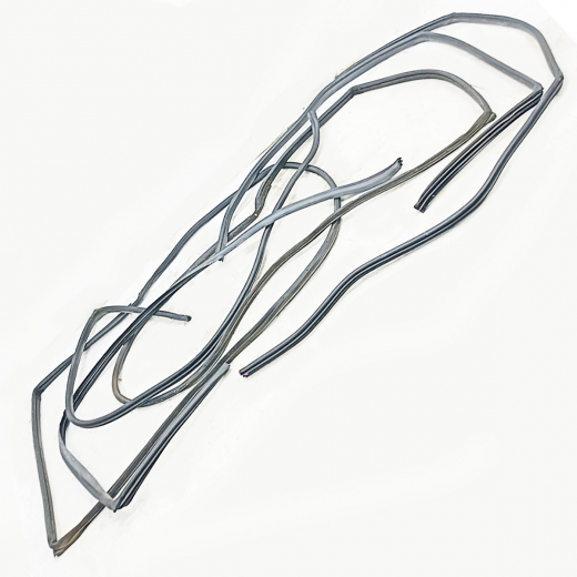 Уплотнение двери в кузов Nissan Wingroad '99-'06/ AD '99-'08/ Mazda Familia Van '99-'08 комплект контрактное