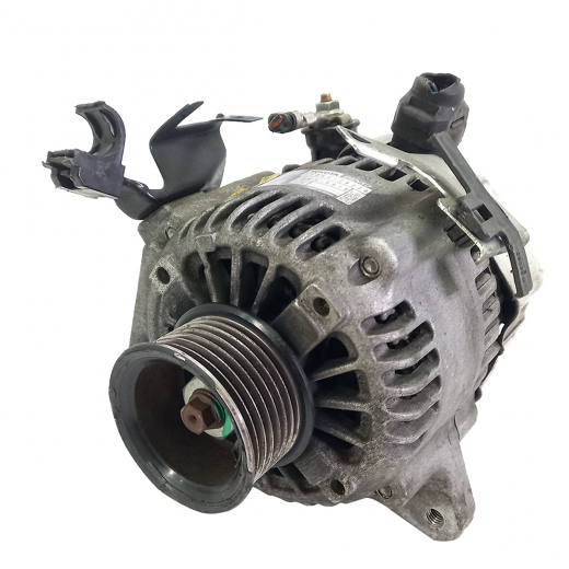 Генератор двигателя Toyota Wish '03-'09 (1AZ-FSE) квадратный разъем, 4 конт. алюминевая крышка контрактный