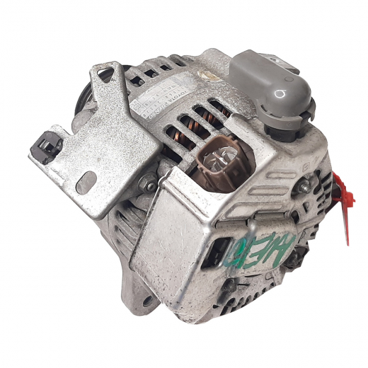 Генератор двигателя Toyota Wish '03-'09 (1AZ-FSE) квадратный разъем, 4 конт. алюминевая крышка контрактный