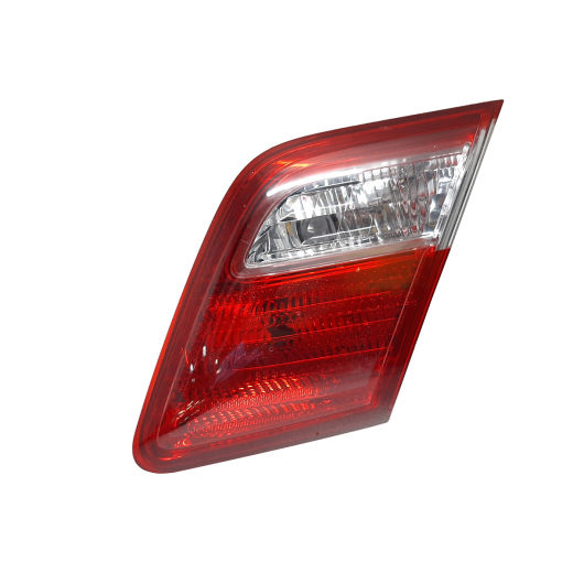 Стоп сигнал Toyota Camry '06-'11 правый в крышку багажника (06-138) контрактный