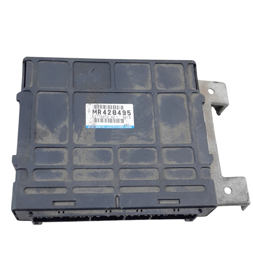 Компьютер двигателя Mitsubishi Dingo '98-'99 (4G15 GDI) AT контрактный MR420495
