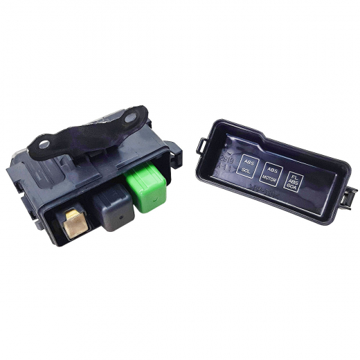 Блок реле (под капот) Toyota Camry/ Gracia '96-'01/ Mark II Qualis '97-'02/ Windom '96-'01 малый контрактный