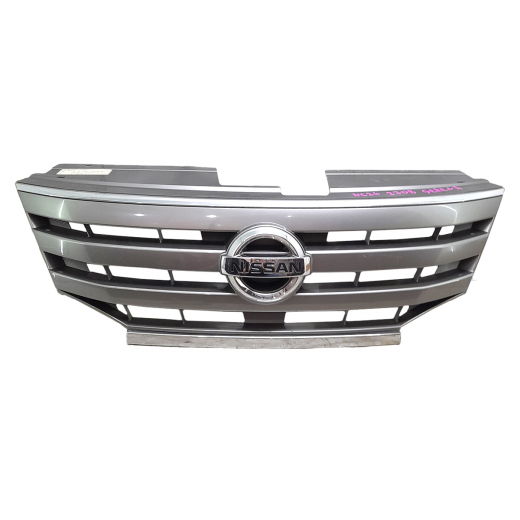 Решетка радиатора Nissan Serena '12-'16 контрактная