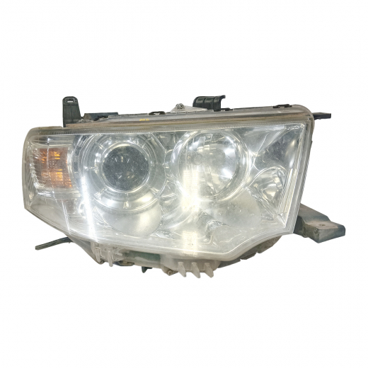 Фара Mitsubishi Pajero Sport '08-'16/ L200 '13-'16 правая (8301B306) контрактная