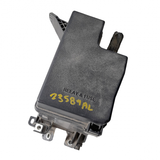 Блок реле (под капот) Toyota Harrier '13-'20/ Rav4 '12-'19/ Lexus Nx '14-'21 слева контрактный