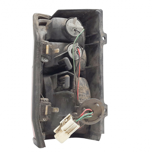 Стоп сигнал Mazda Bongo Brawny Van '99-'10/ Bongo '99-'17/ Nissan Vanette '99-'17 правый (220-61871) контрактный