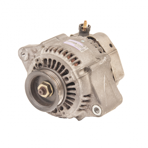 Генератор двигателя Honda Civic/ Ferio '95-'00/ Capa '98-'02/ Domani '97-'01/ HR-V '98-'06/ Integra '95-'01/ SJ '96-'01/ Partner '96-'06/ Isuzu Gemini '97-'00 (D13B, D15B, D16A, ZC) квадратный разъем, 4 конт. контрактный