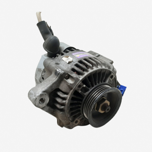 Генератор двигателя Honda Partner '96-'06/ Civic '95-'00 (D13B, D15B, D16A, D16Y4, D16Y5 VTEC-E, D15Z6 VTEC-E, D16Y8 VTEC) овальный разъем, 3 конт. контрактный
