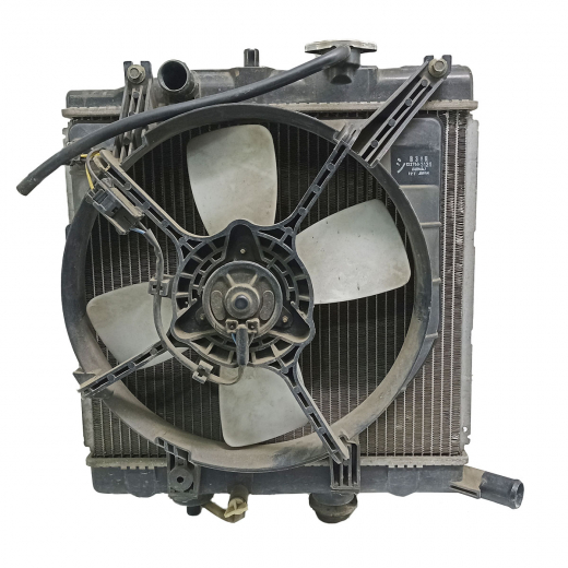 Радиатор охлаждения Mazda Demio '96-'99 (B3-ME, B5-ME) MT контрактный в сборе