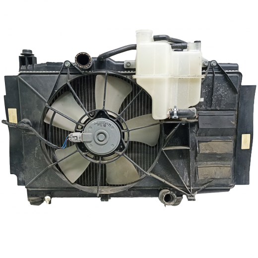 Радиатор охлаждения Toyota Probox '02-'08 (1ND-TV) контрактный в сборе