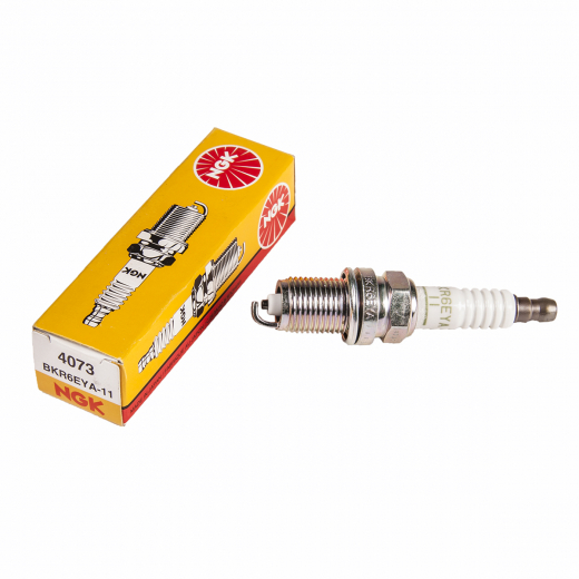 Свечи зажигания NGK BKR6EYA-11 Standard