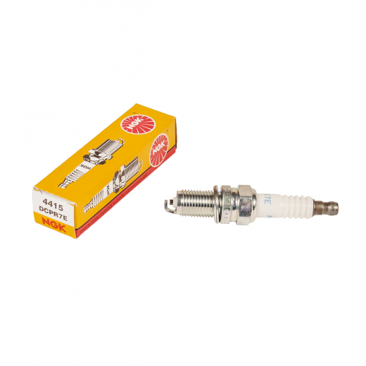 Свечи зажигания NGK DCPR7E Standard