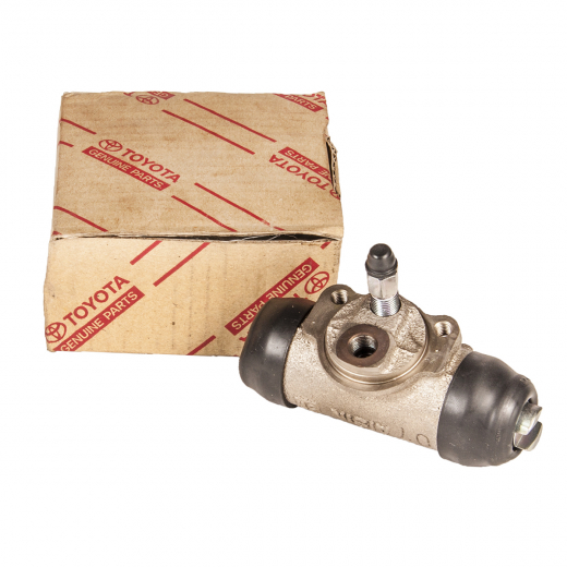 Рабочий тормозной цилиндр Toyota Land Cruiser '89-'98 4WD задний Япония