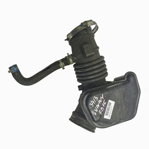Патрубок воздушного фильтра Nissan Wingroad '01-'06/ AD '02-'08/ Primera '02-'06/ Tino '02-'03/ Sunny '02-'04/ Bluebird Sylphy '03-'06 (QG15DE, QG18DE, QG13DE) 2WD Контрактный