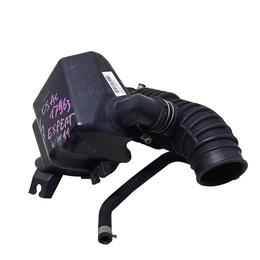 Патрубок воздушного фильтра Nissan Expert '99-'02 2WD/ Avenir '98-'02 (QG18DE) Контрактный