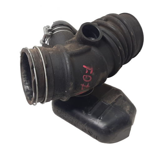 Патрубок воздушного фильтра Toyota Kluger '03-'07/ Highlander '03-'07 (1MZ-FE, 3MZ-FE) контрактный