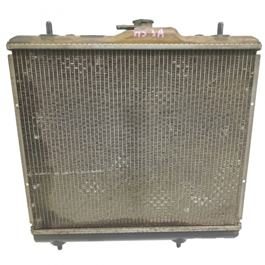Радиатор охлаждения Mitsubishi Pajero Mini '94-'98 (4A30, 4A30-T) MT контрактный в сборе