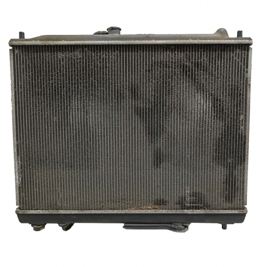 Радиатор охлаждения Mitsubishi Pajero '99-'06 (6G74, 6G75) AT контрактный в сборе