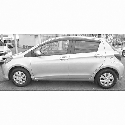 Дверь передняя левая Toyota Vitz/ Yaris '10-'16 контрактная