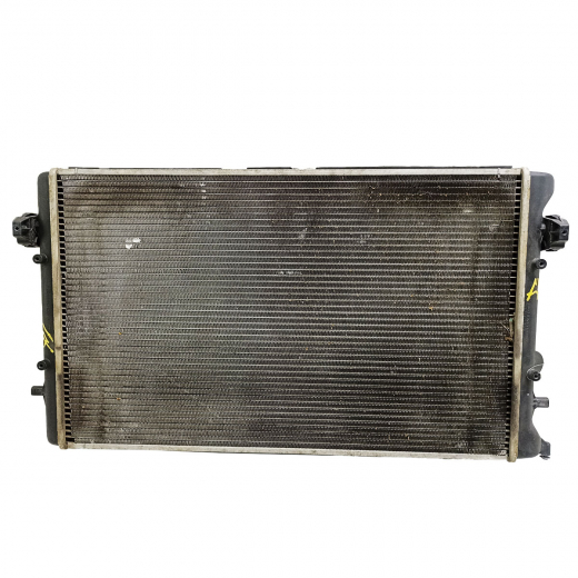 Радиатор охлаждения Volkswagen Golf IV '97-'06 (AHW, AKQ, APE, AXP, BCA, BAD, AEH, APF, AKL, AVU, BFQ, ATN, AUS, AZD, BCB, AGN, BAF, AGU, AUQ, ARZ, AUM, AWD, AGP, AQM, APK, AQY, AZG, AZJ, AZH, AGZ, AQN, AAA, AQP, AUE, BDE, BFH, BML) контрактный в сборе